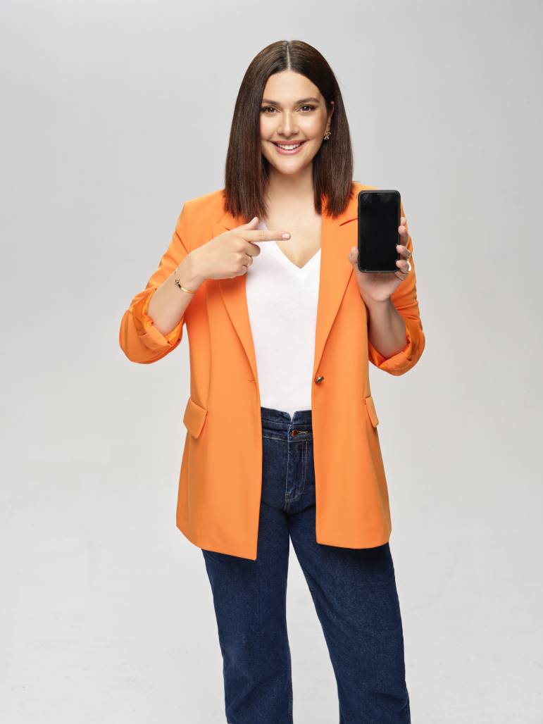 Bergüzar Korel, HepsiBurada reklam yüzü oldu.